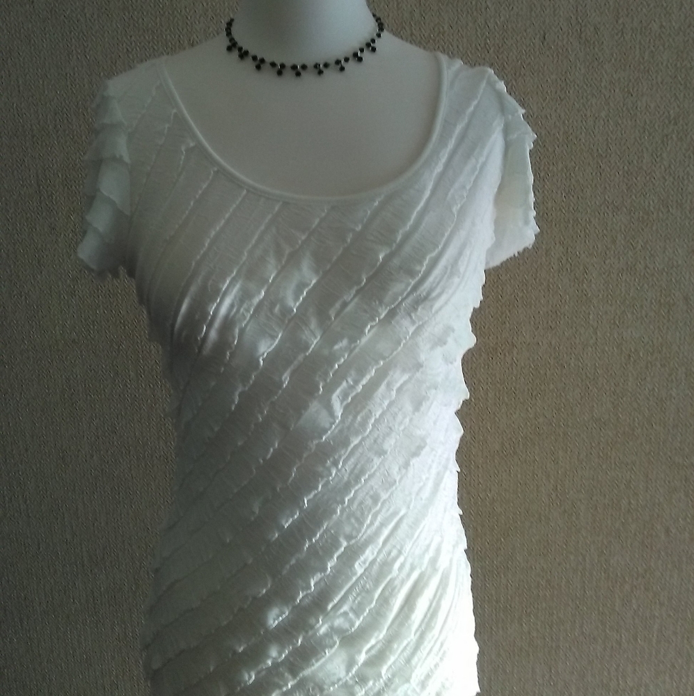Beautiful LAVISH Ruffle Tee - Picture 1 of 11